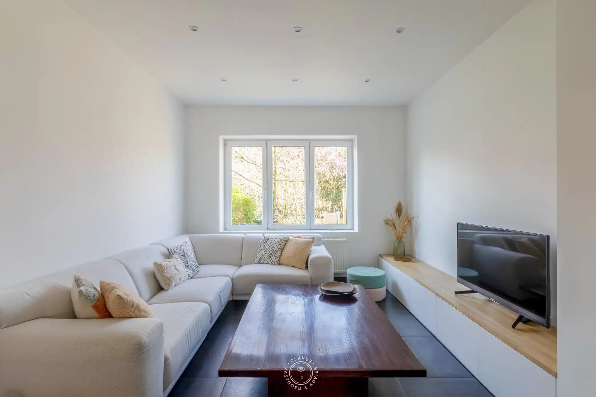 Aangename woning in de gegeerde Vogeltjeswijk foto 2