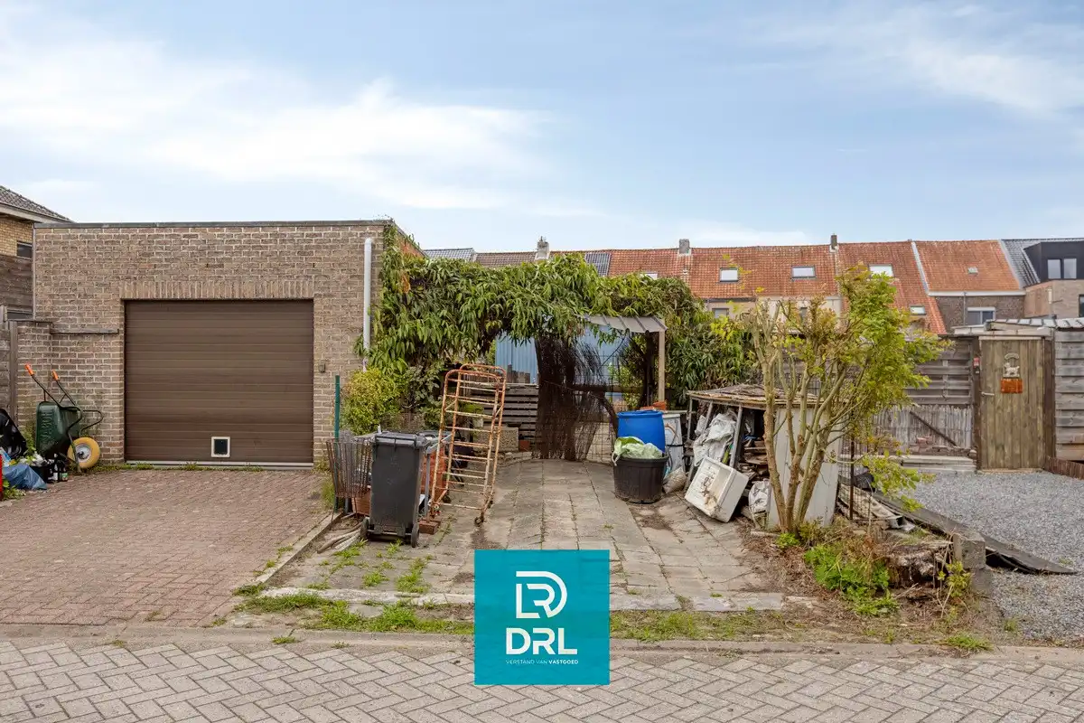 Af te werken woning met grote werkplaats/loods te Sint-Kruis. foto 20