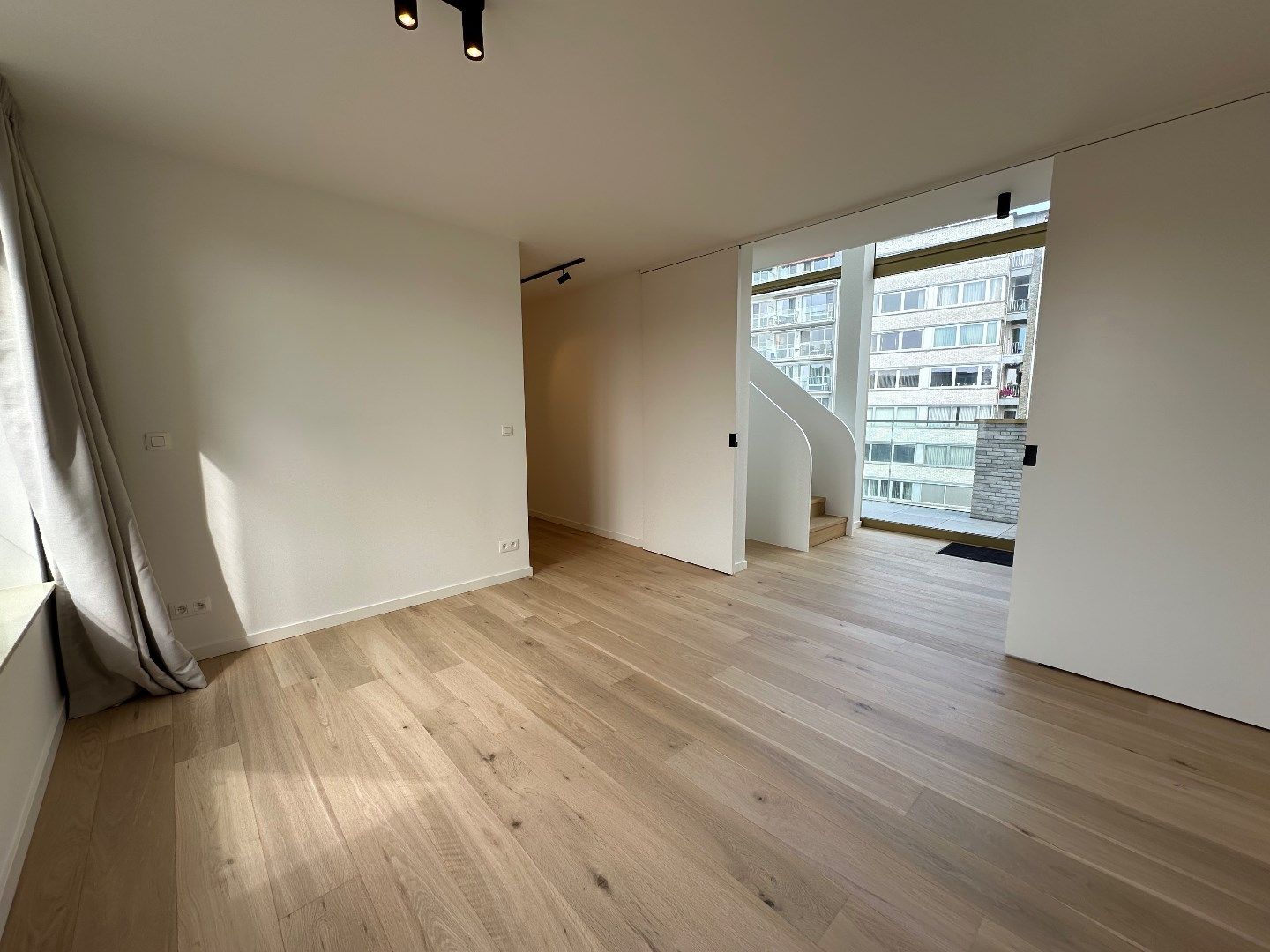 Luxe penthouse met 2 terrassen, lift, garage en 2 slaapkamers in Tongeren foto 11