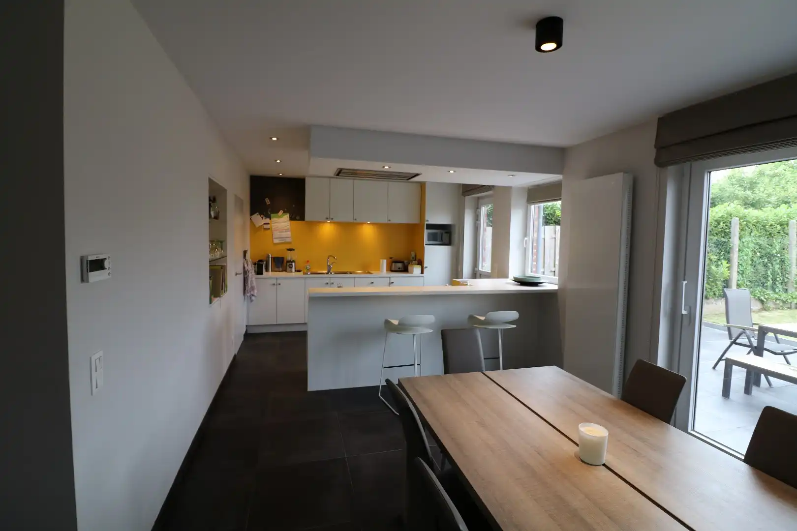 Woning te huur met 3 slaapkamers, terras, tuin en tuinhuis foto 9