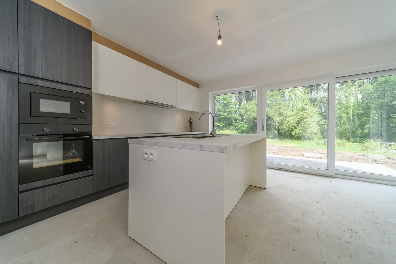 Nieuwbouwwonig met eigen parkeerplaats te Haaltert foto {{pictureIndex}}