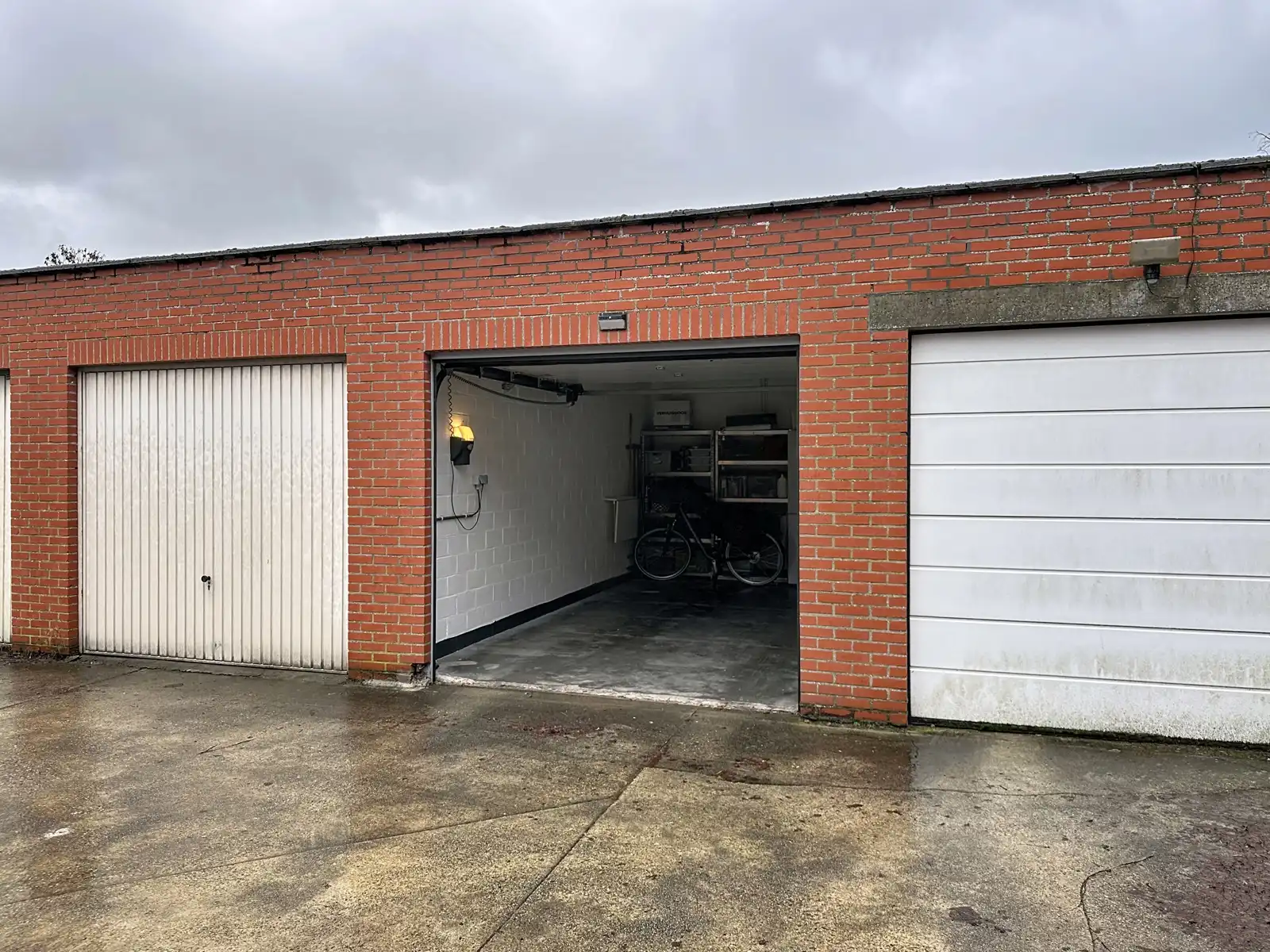 Garagebox met automatische poort  foto 2