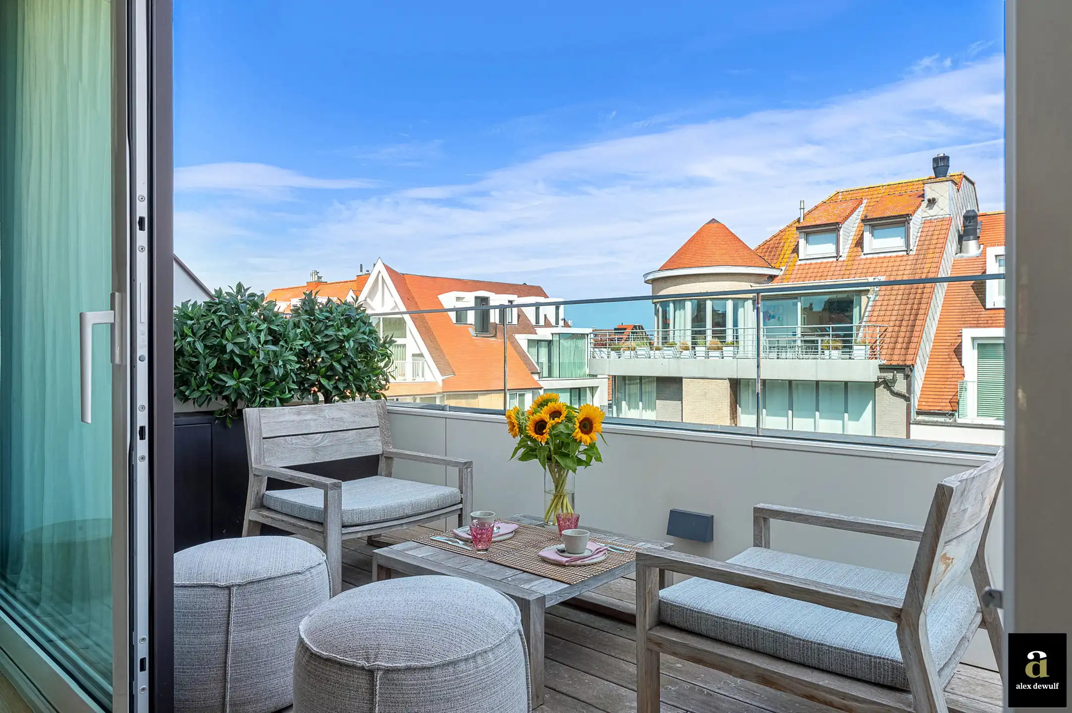 Licht en modern duplexappartement, gelegen vlakbij Zeedijk en Rubensplein. foto 14