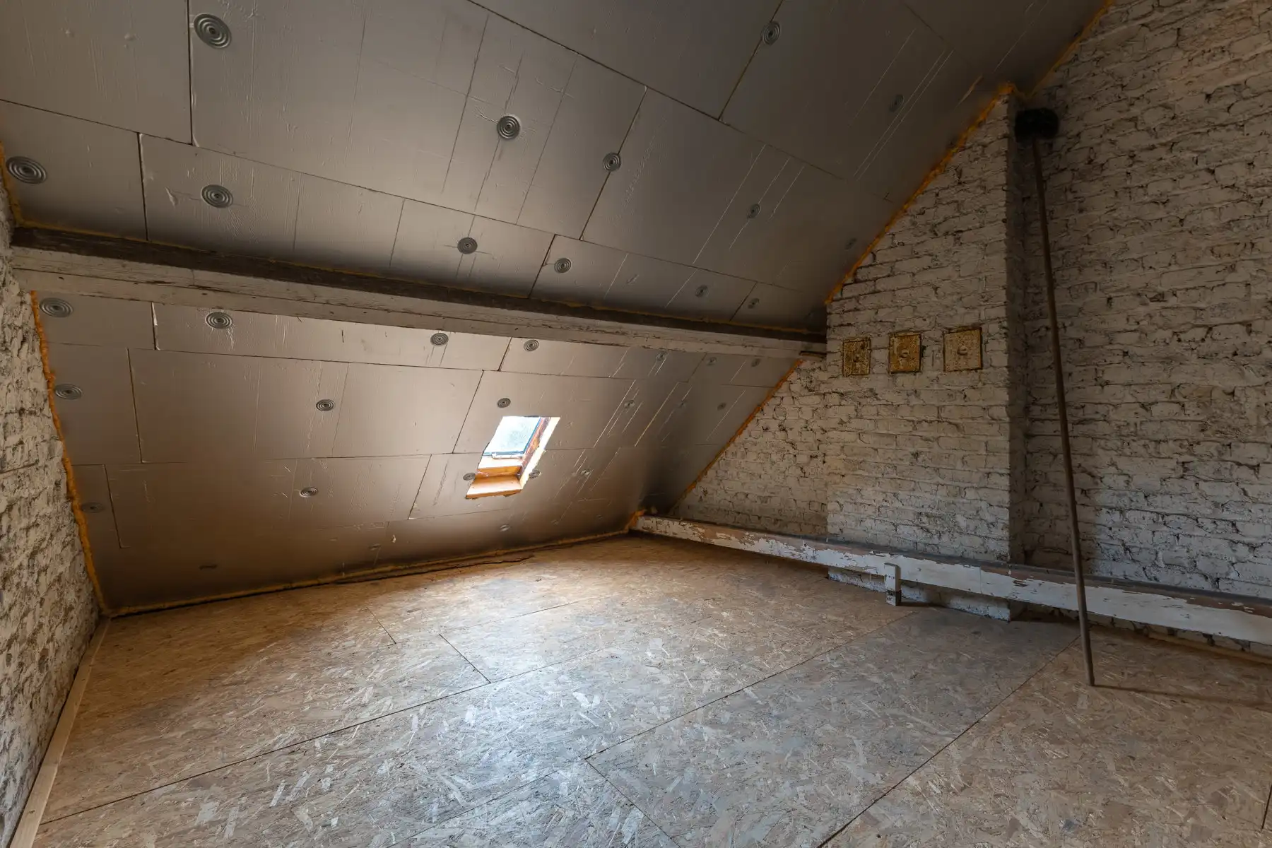 Gunstig gelegen woning met 6 slaapkamers, tuin en garage foto 25