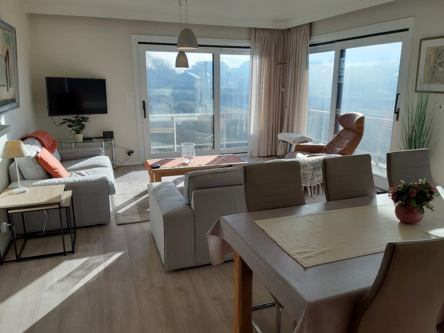 Prachtig ZONgericht HOEKappartement met  2 slaapkamers  foto 3