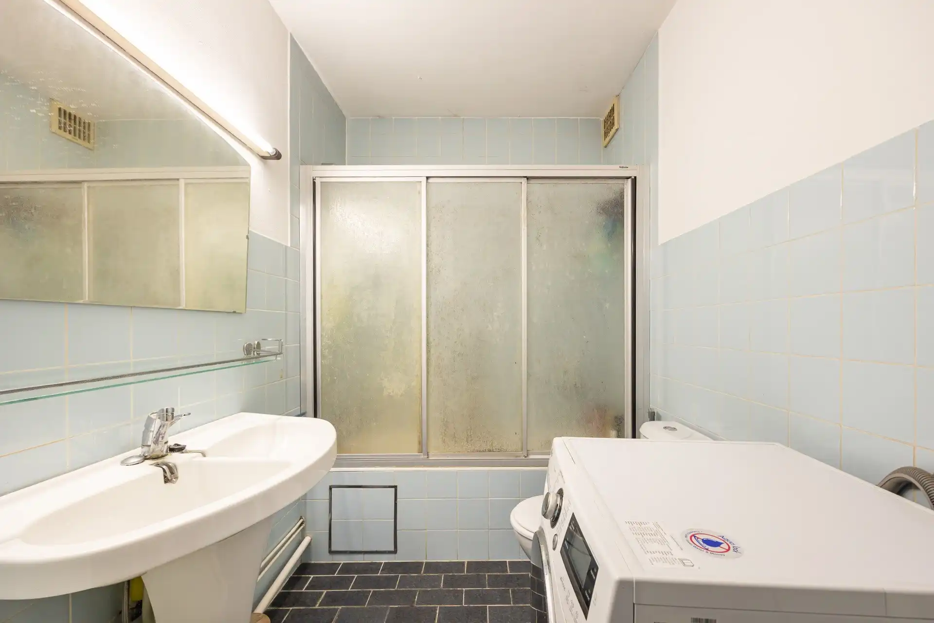 Ruim 3-slpk app met grote leefruimte en terras op 9de verd foto 13