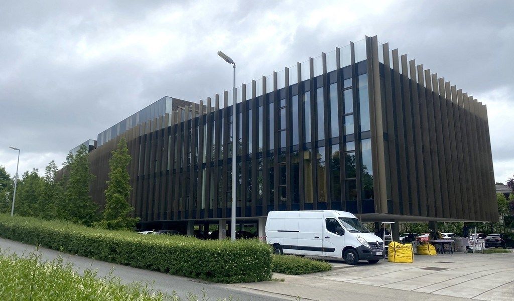 Gemeubelde kantoorruimte te huur in D-One te Kortrijk foto 17