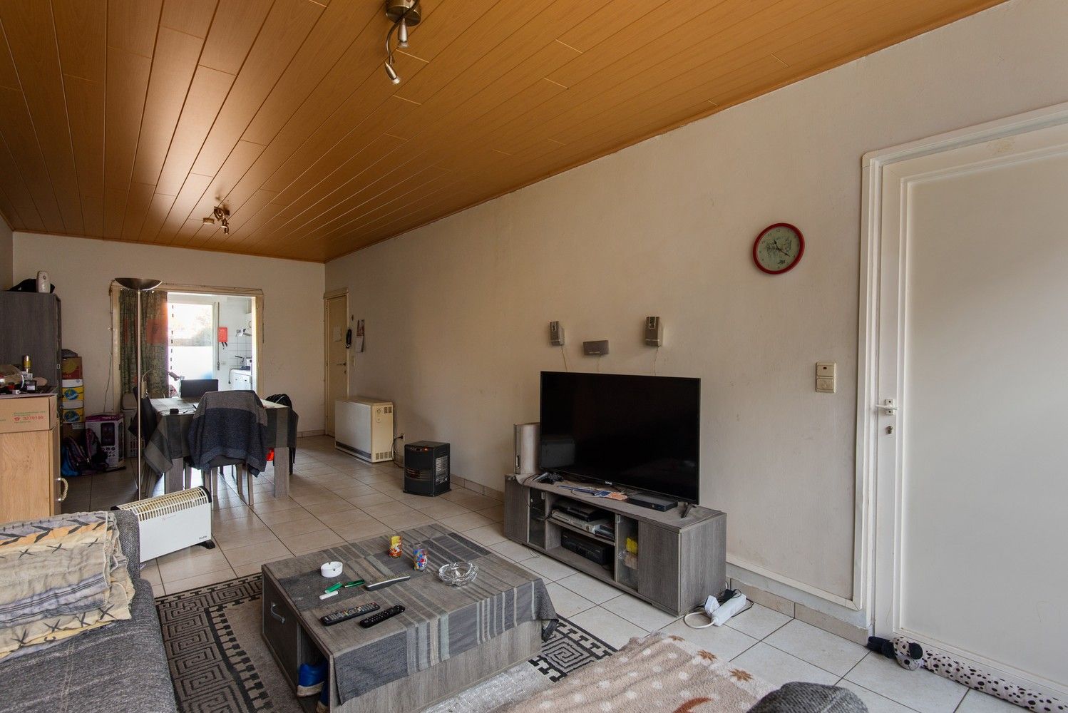 Ruime, te renoveren woning met 2 à 3 slpks, tuin & garage in Wommelgem! foto 4