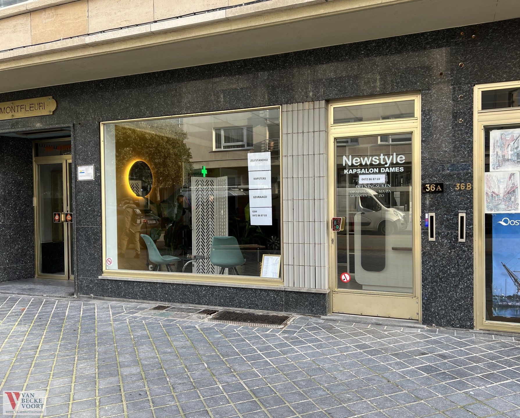 Handelsgelijkvloers 36m² foto {{pictureIndex}}