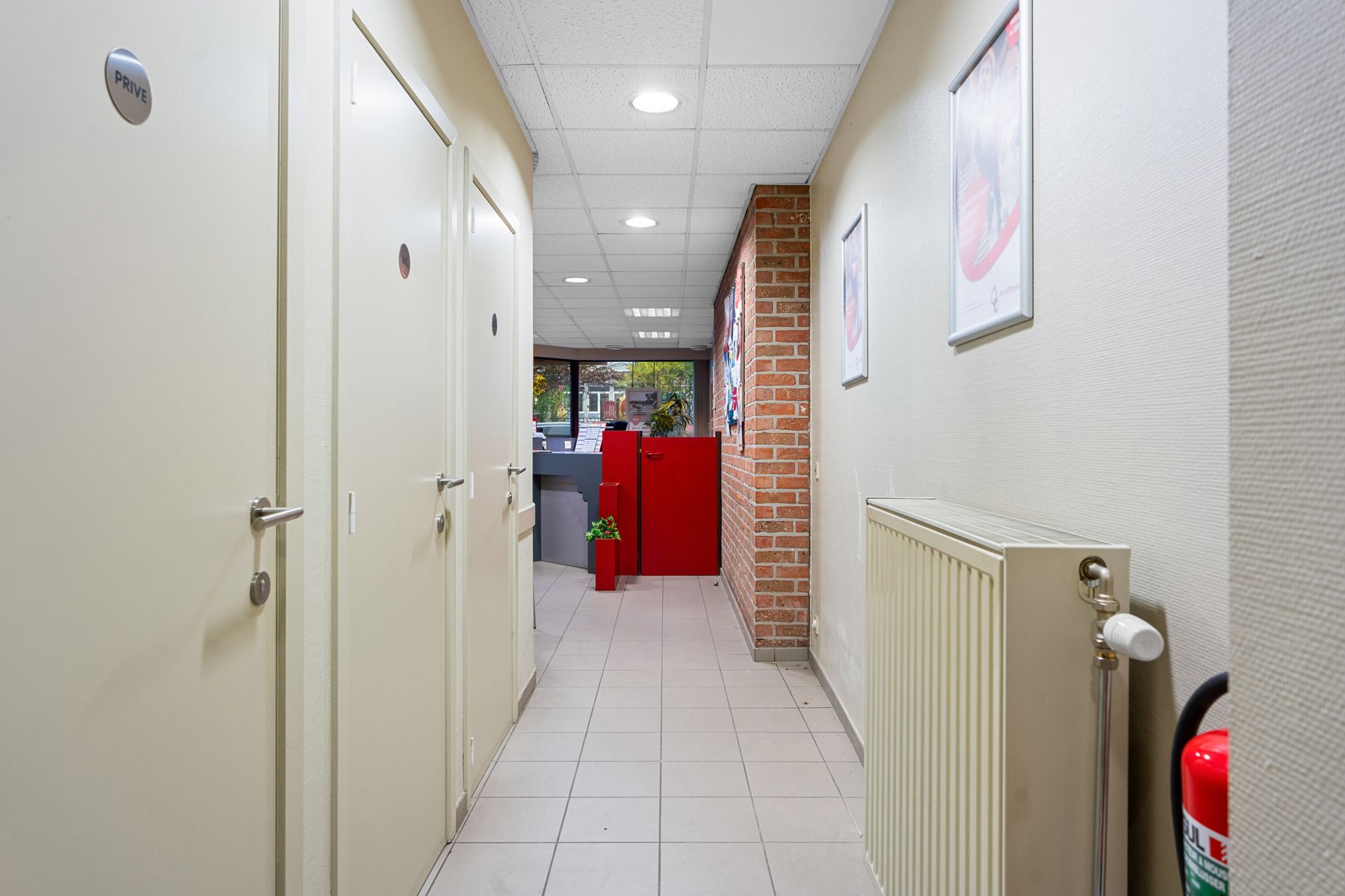 Handelspand/kantoorruimte op centrale ligging in Aalst foto 8