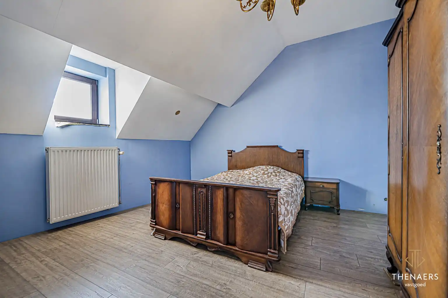 Karaktervolle en uitzonderlijk ruime woning met 5 slpks op&nbsp;een perceel van 36a 60ca. foto 30