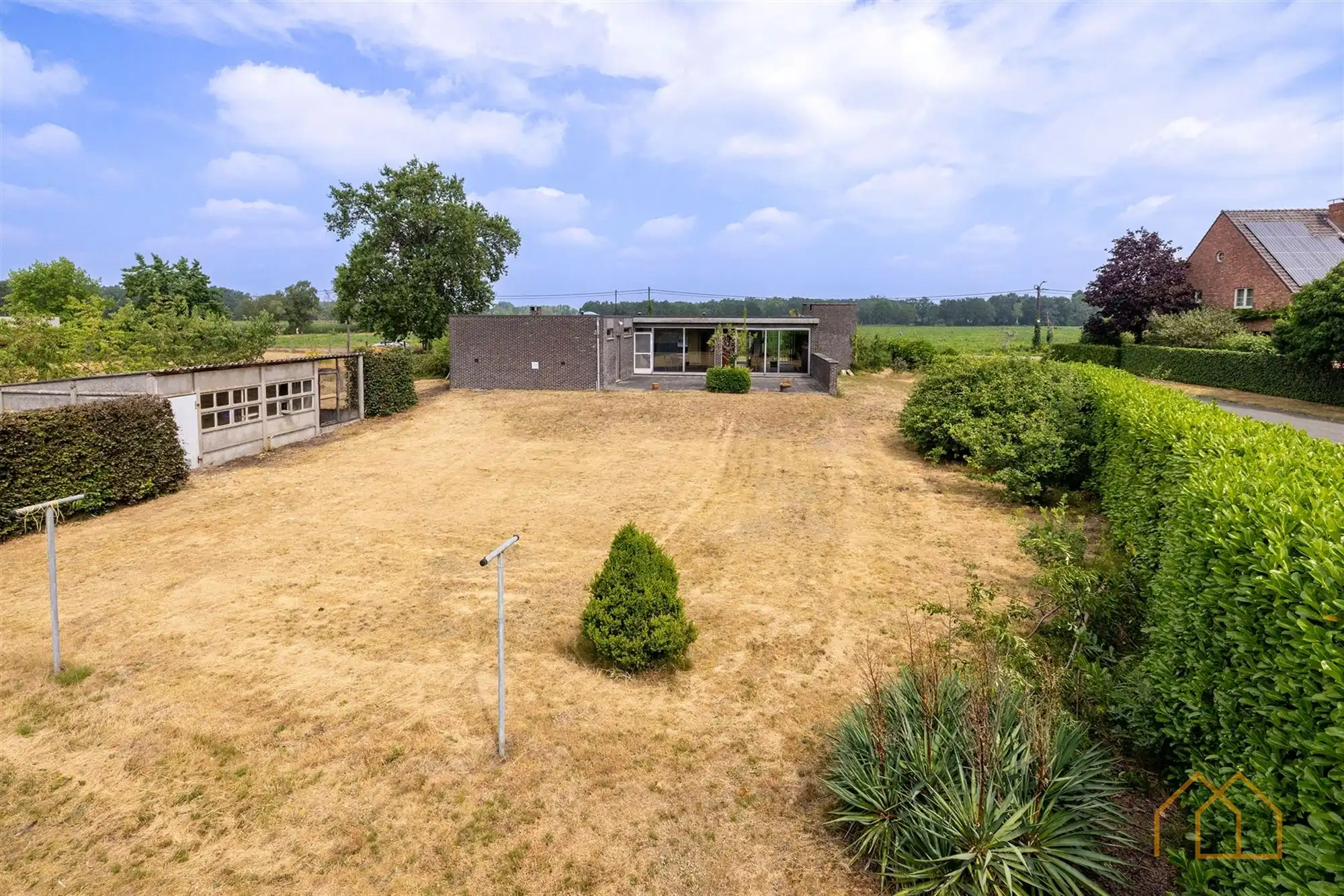 Laagbouw op 15are in groene omgeving foto 29