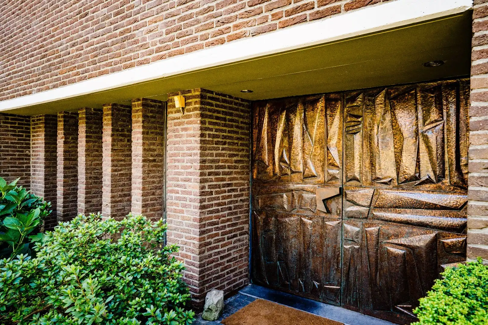 Unieke woning met 5 slaapkamers residentieel gelegen te Eeklo foto 2