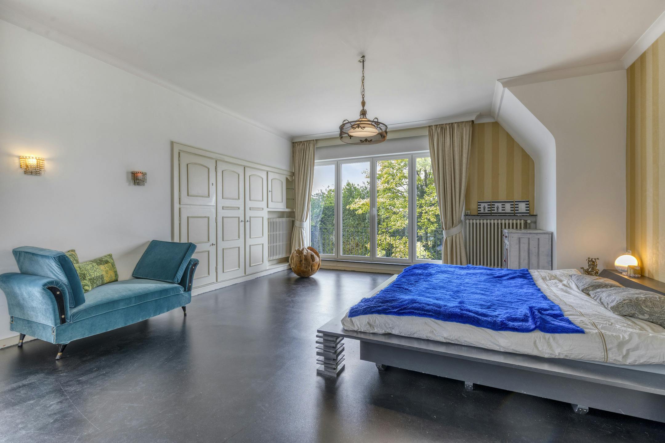 Riante architectenwoning met 6 slaapkamers te koop in Zedelgem foto 13