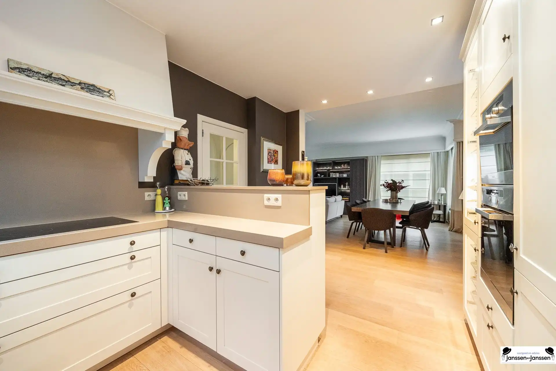 Charmante villa op toplocatie in hartje Ekeren foto 14