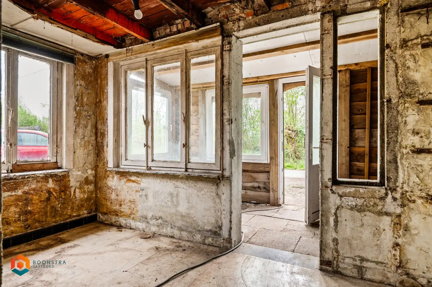 Zonevreemde casco woning met veel potentieel te Putte foto 15