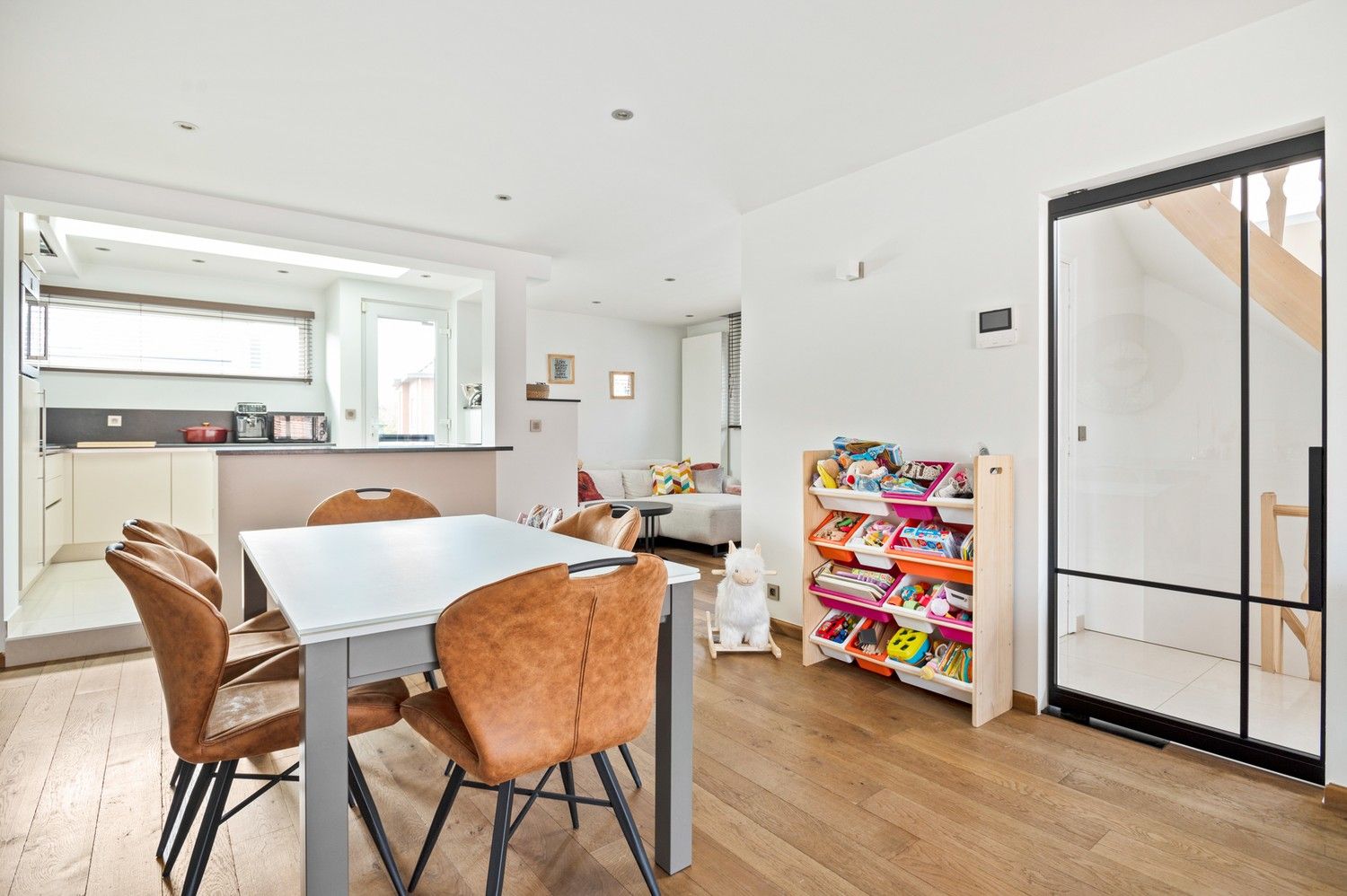 Huis met 3 slaapkamers, studio en tuin te Borsbeek! foto 6