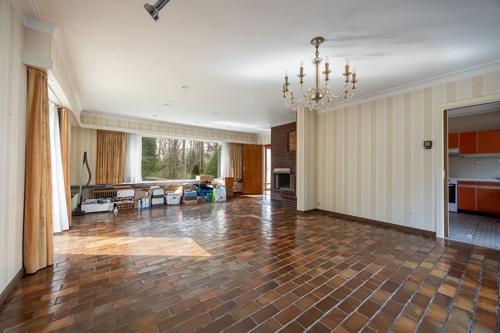 Te renoveren laagbouwvilla met Engelse tuin foto 6