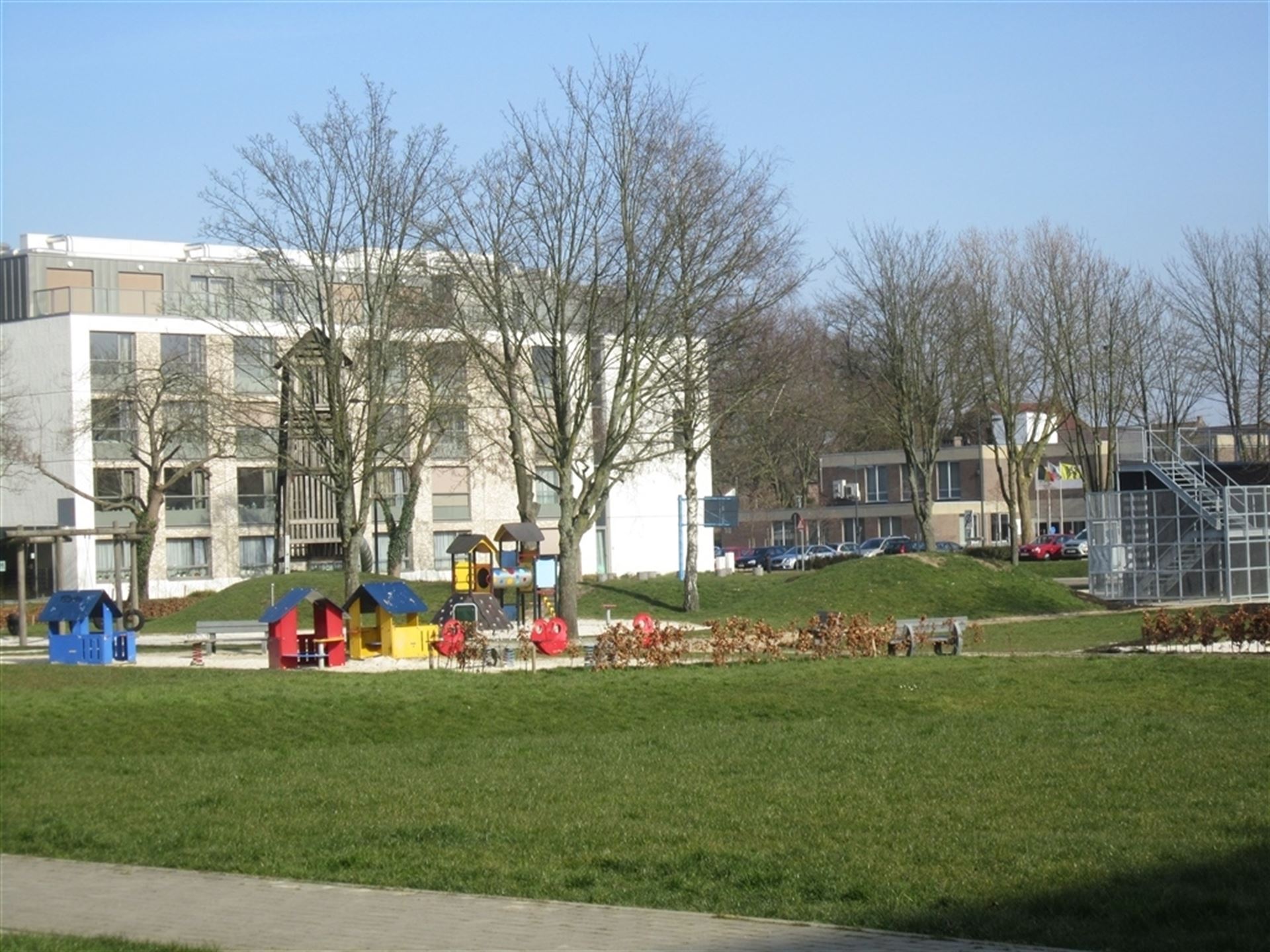 Appartement met 2 slaapkamers, terras, lift, parkeergarage!  foto 19