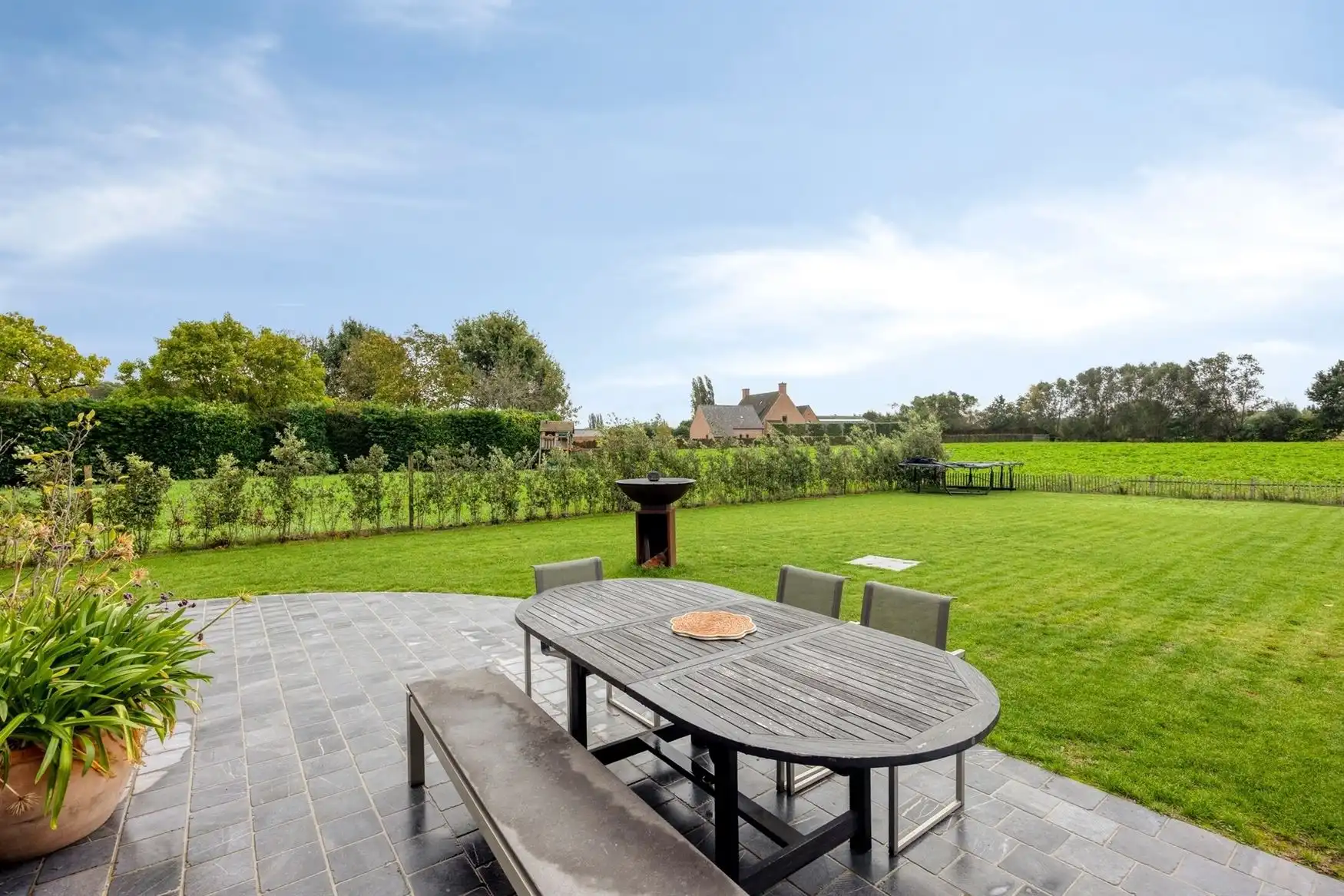 Uitzonderlijke nieuwbouwwoning in landelijke stijl foto 22