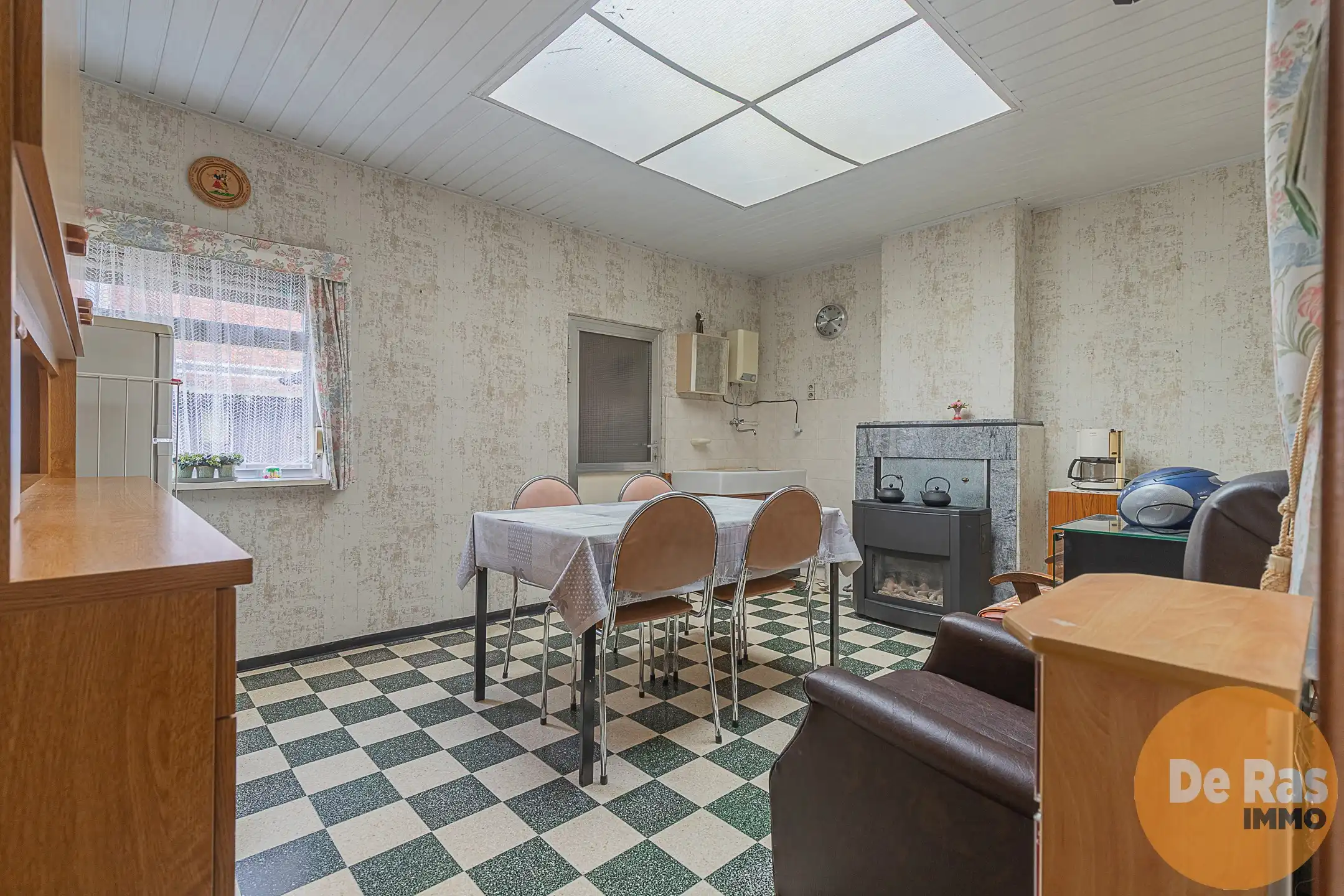 AALST - Te renoveren woning met 2 slpk en koer op topligging foto 6