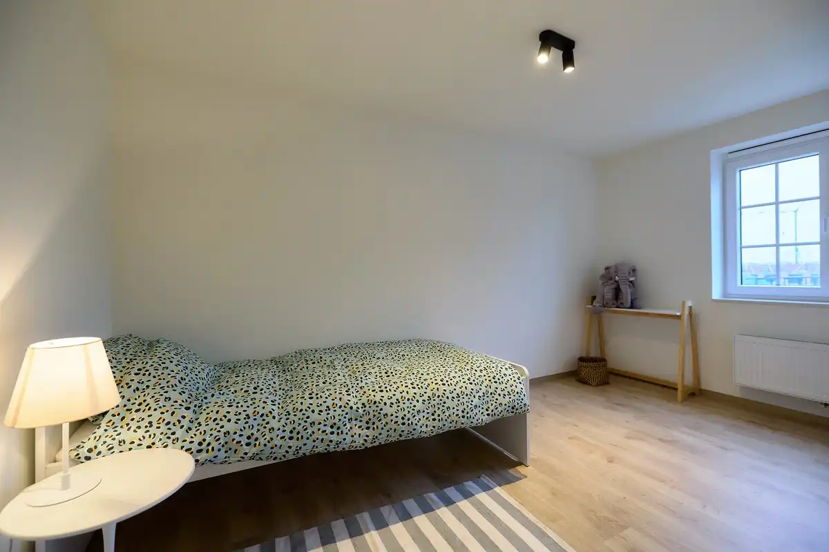 Afgewerkte halfopen nieuwbouwwoning te Roeselare foto 17