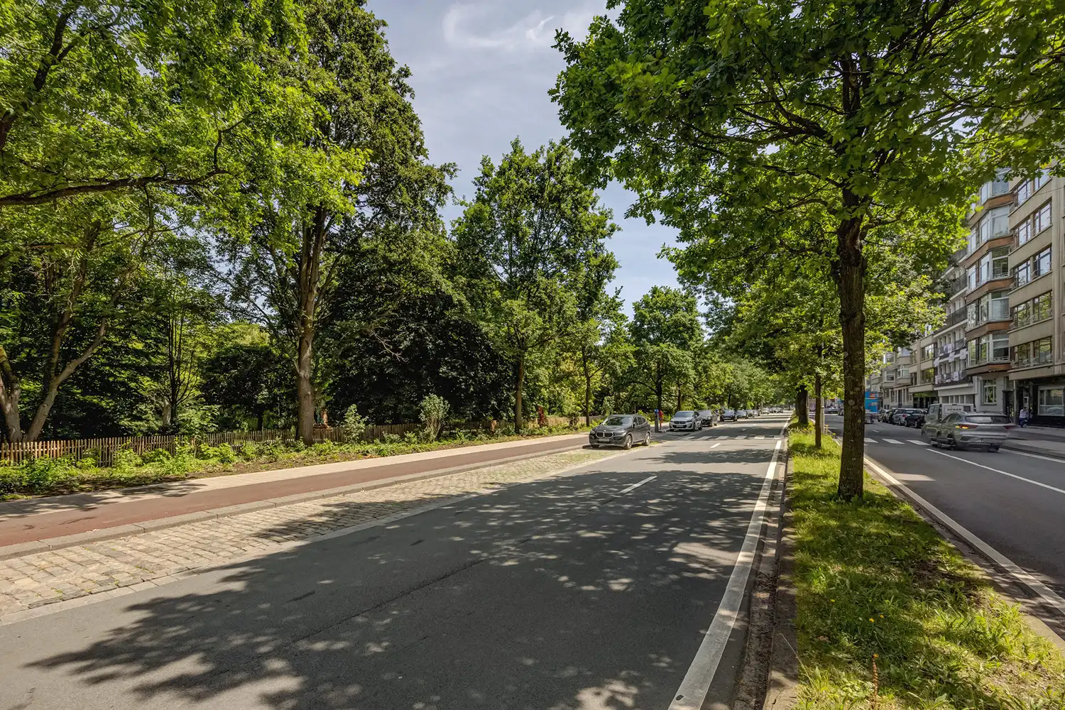 Royaal en energiezuinig hoekappartement (EPC B/260m²) met 4 slaapkamers, 3 badkamers op gewilde locatie aan het Stadspark – optionele parkings foto 3
