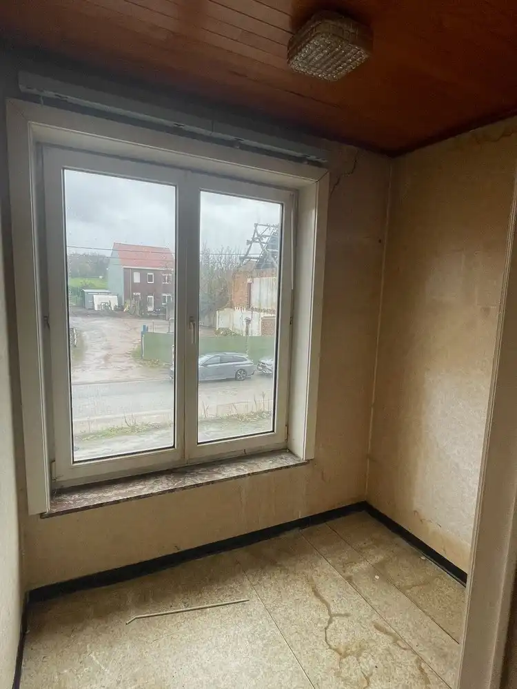 Te renoveren woning met grote werkplaats foto 12