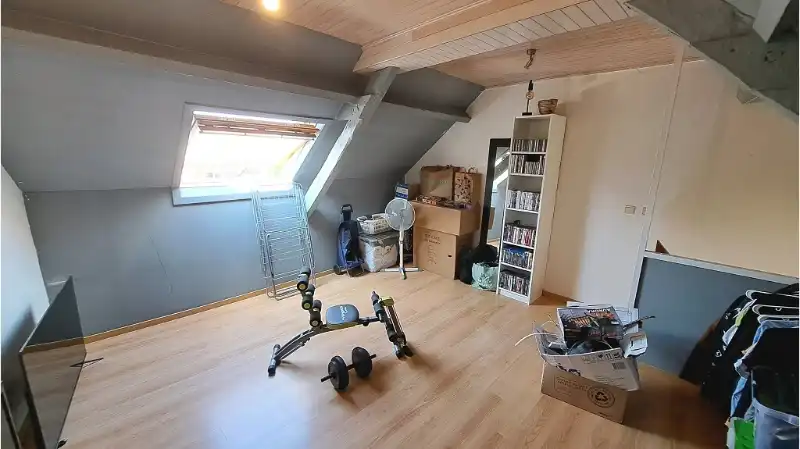 Comfortabele 2-slaapkamerwoning met Terras en Tuintje te koop in Brugge foto 8
