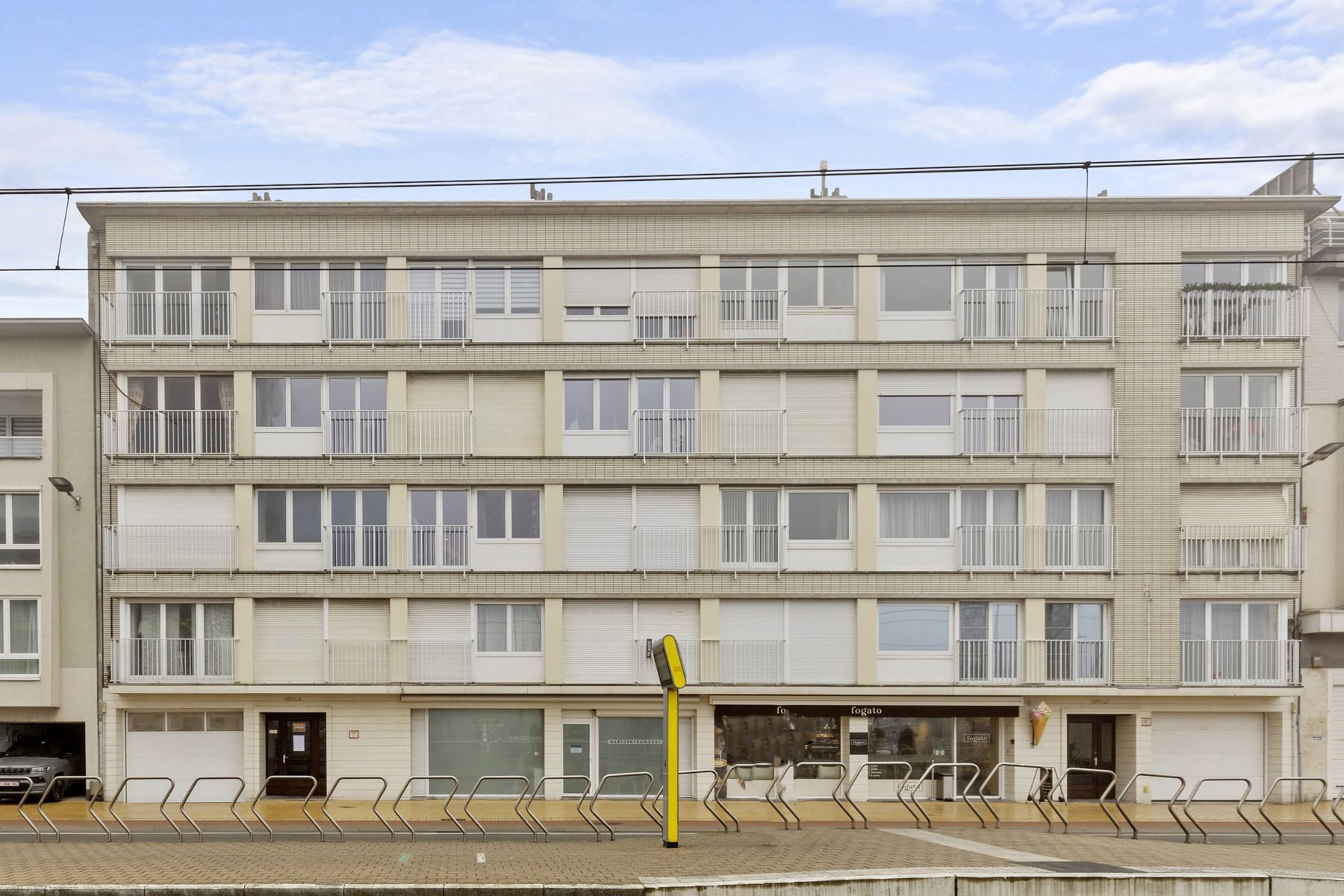 Duurzaam appartement met terras nabij de zeedijk foto 2