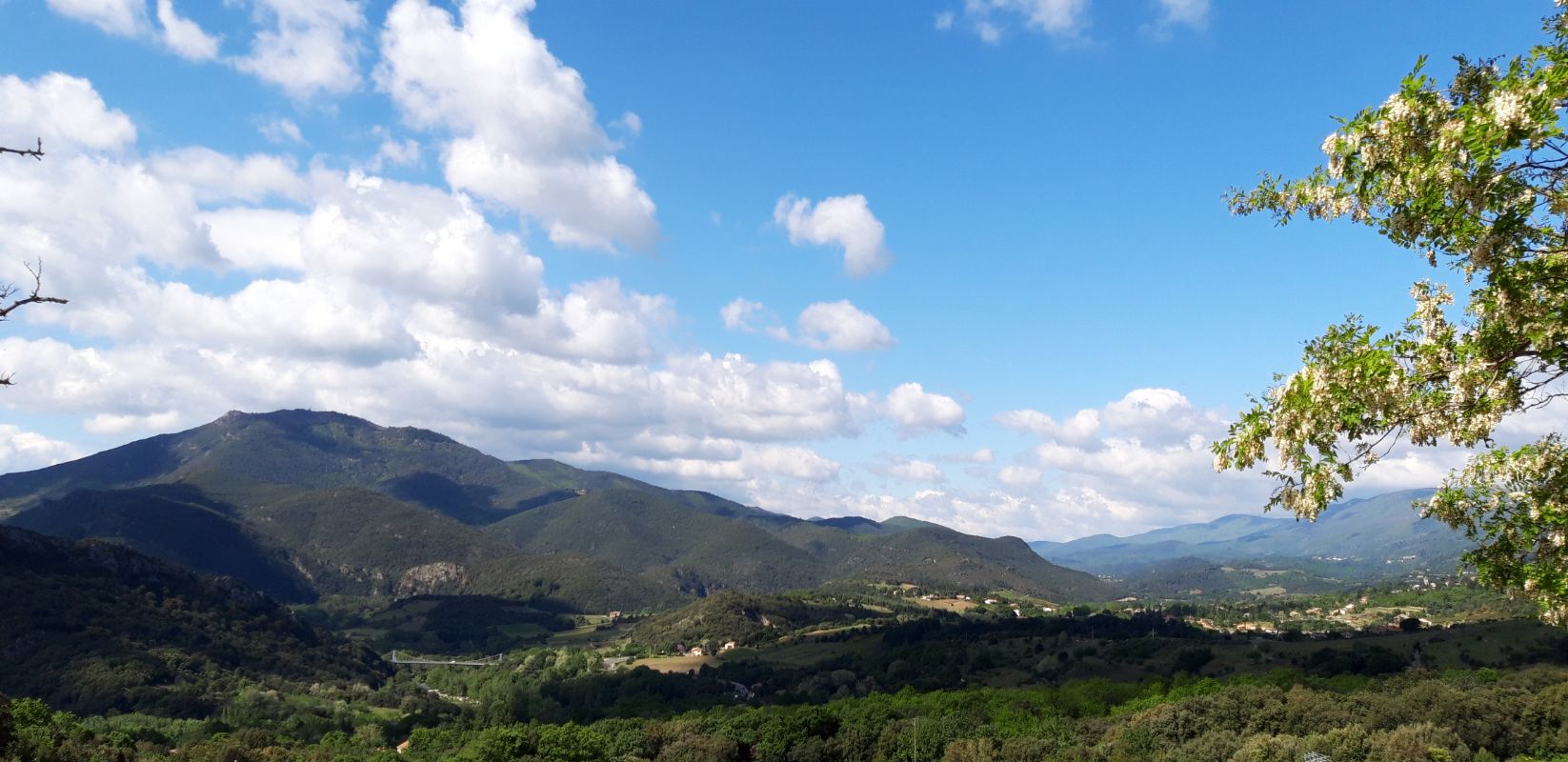 Vakantiewoning met panoramisch uitzicht in Saint Martin de l’Arçon, Frankrijk foto 2