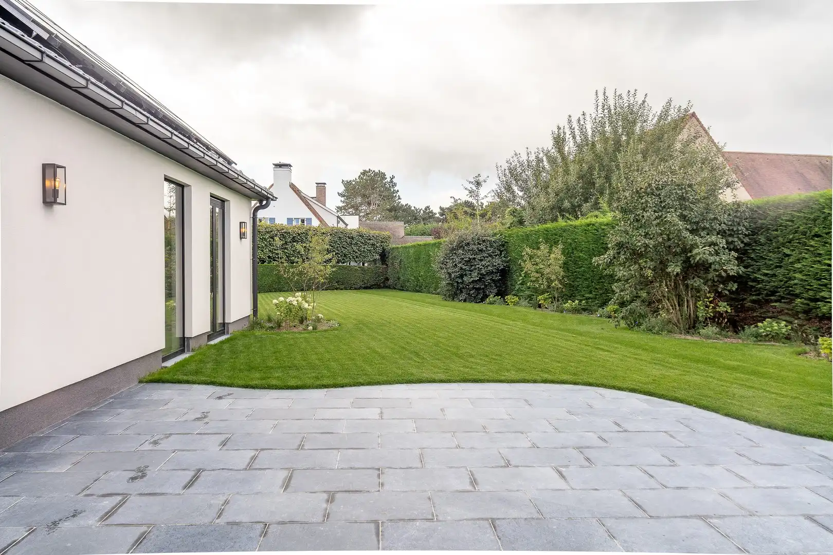 Prachtige alleenstaande villa met 5 slaapkamers gelegen in een rustige residentiële omgeving. foto 34