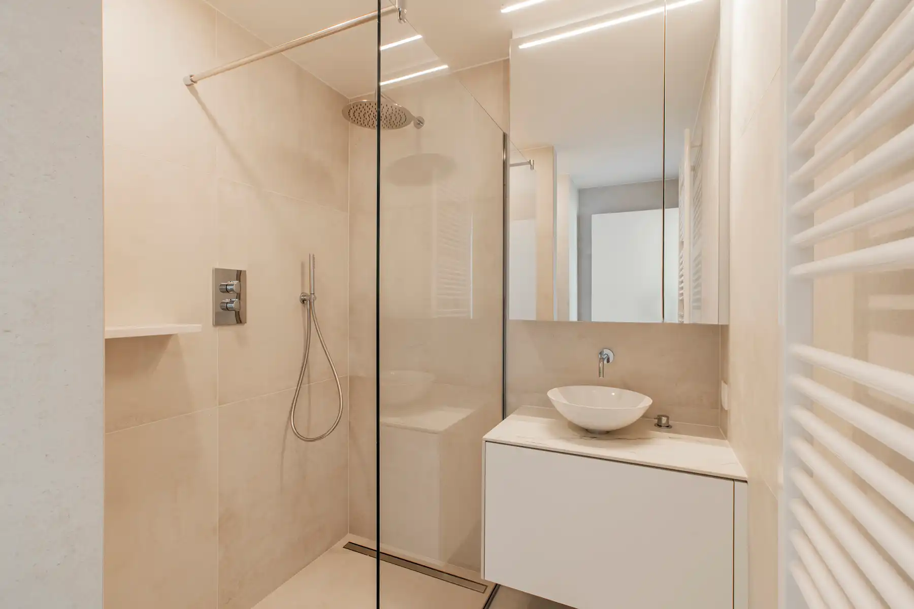 Appartement met zeezicht in de residentie One Carlton foto 12