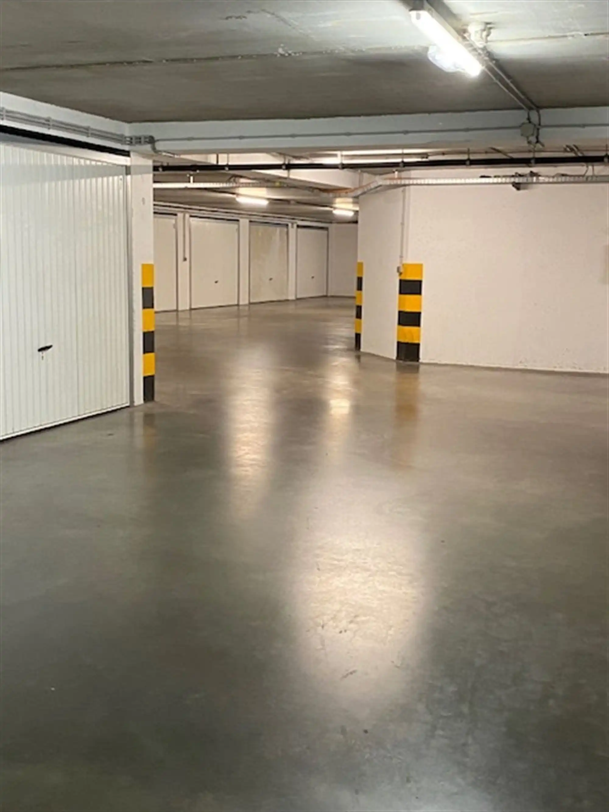 Garagebox - binnen - gesloten foto 3