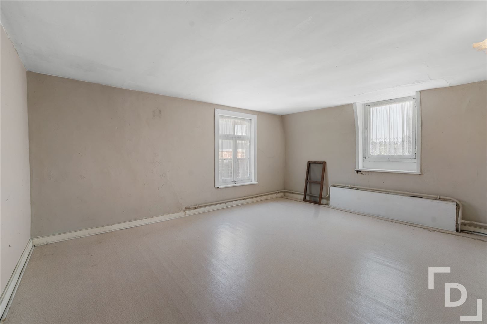 Ruime te renoveren woning te koop in Geluveld. foto 18