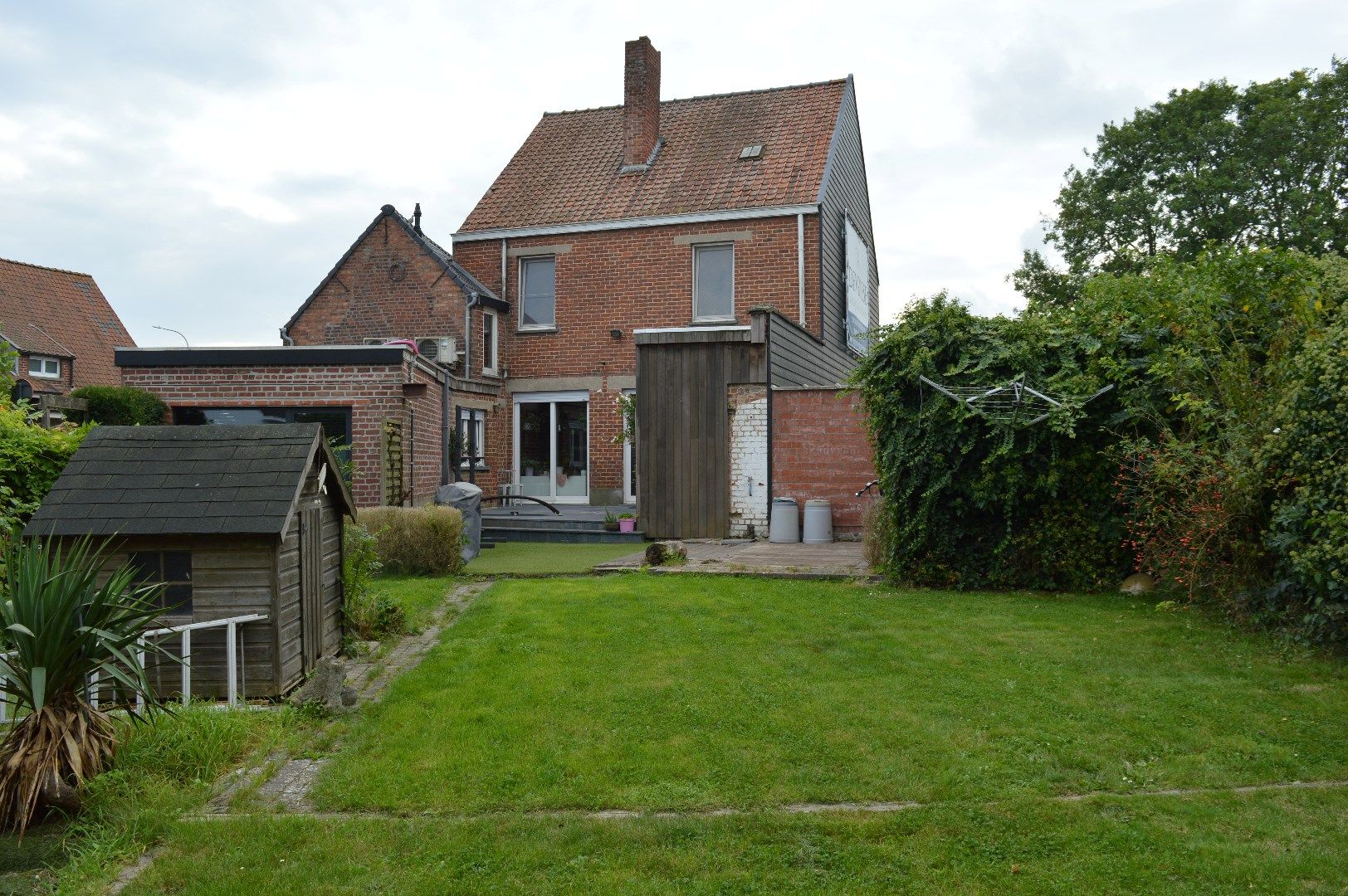 Verzorgde gezinswoning met 3 slaapkamers en tuin foto 19