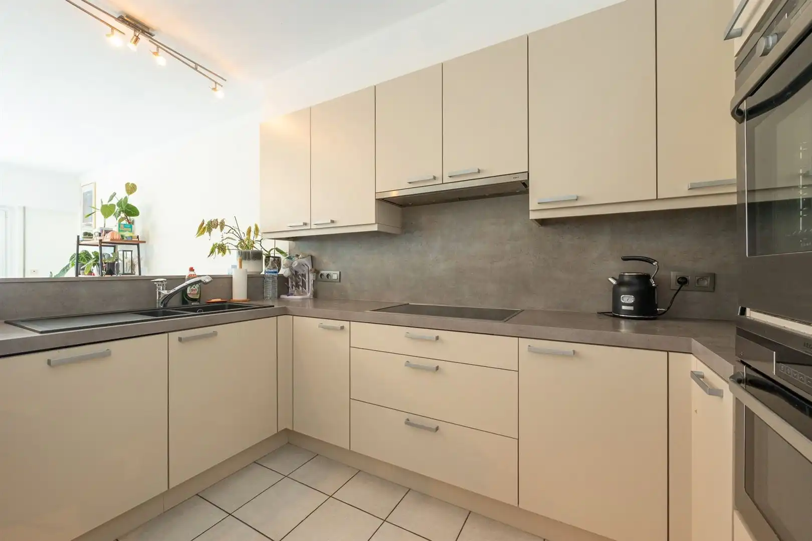 Gezellige woning met garage en vrij zicht achteraan foto 5