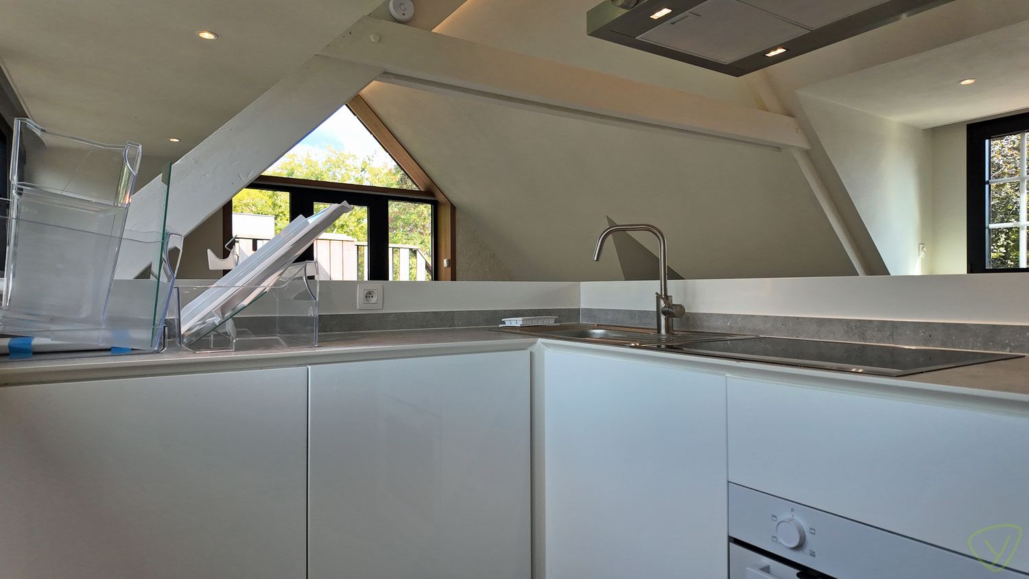 Vernieuwd appartement met terras en centrale ligging! foto 7