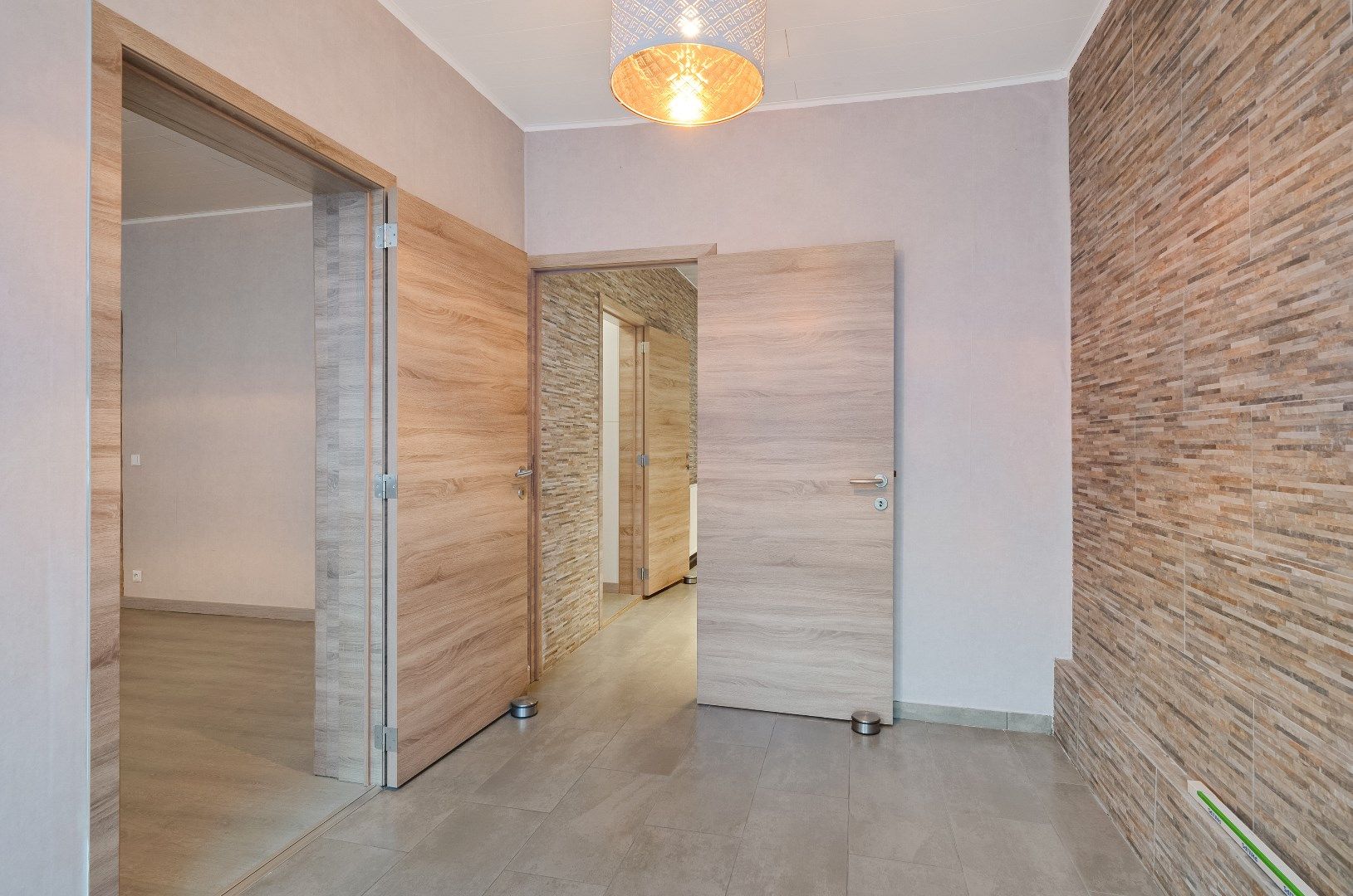 Ruime woning met tuintje en terras. foto 10