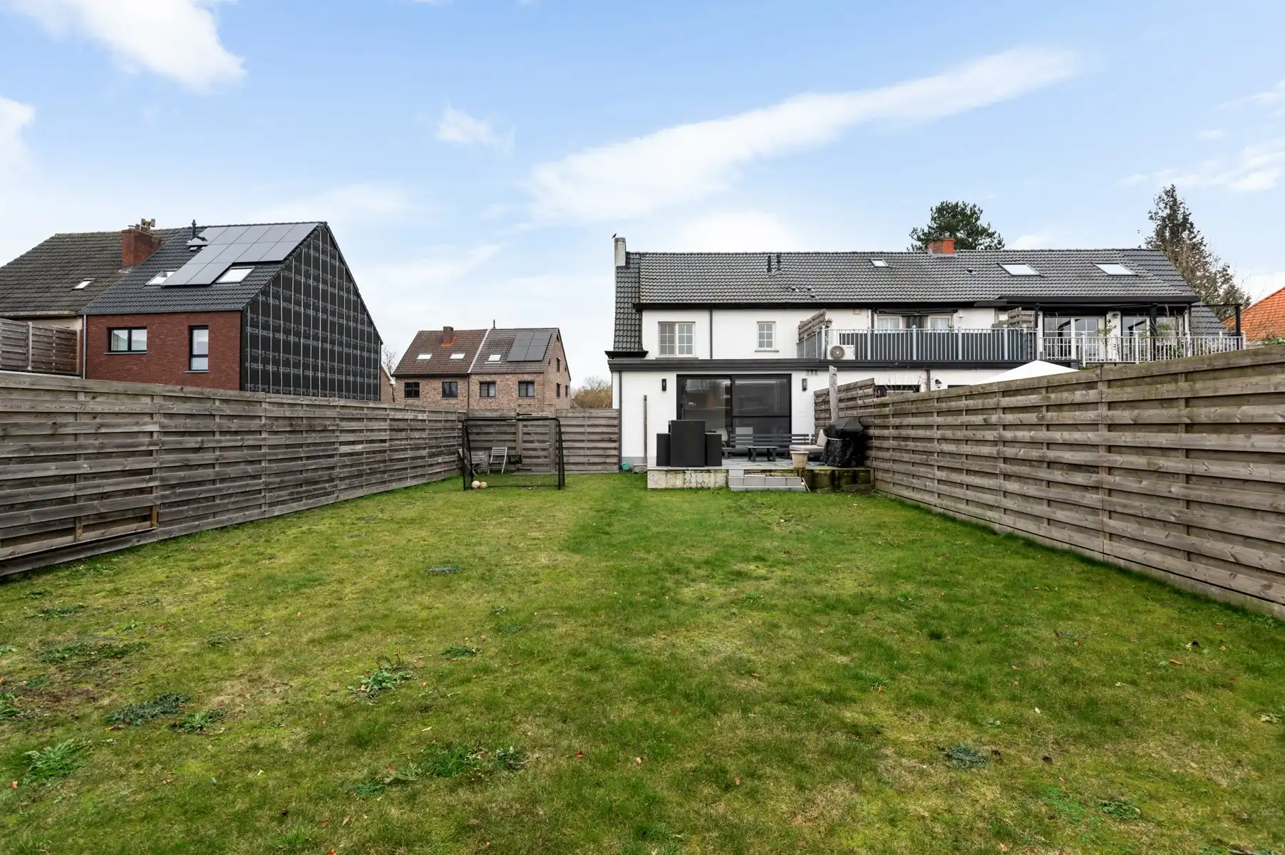 Instapklare woning met 2 slaapkamers, bureau en westgerichte tuin foto 14