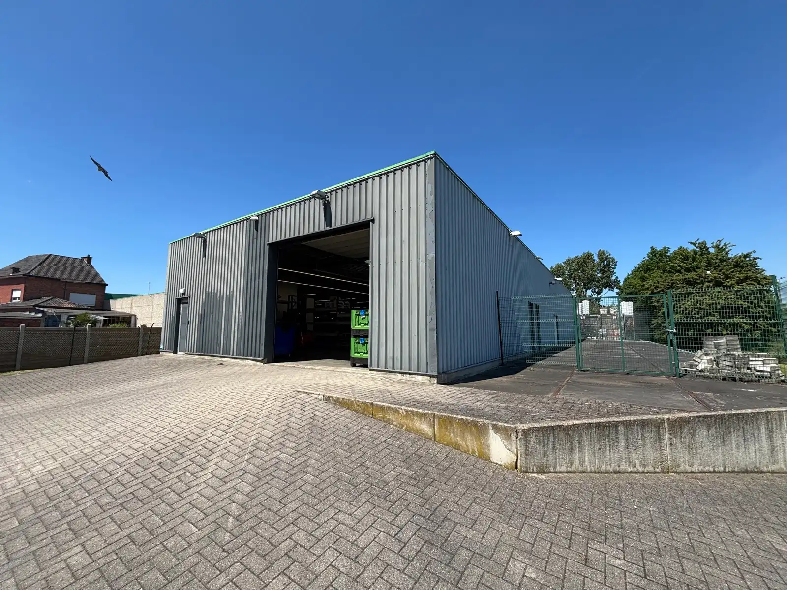 Handelspand 1.700 m² te huur Tongeren zichtlocatie foto 5