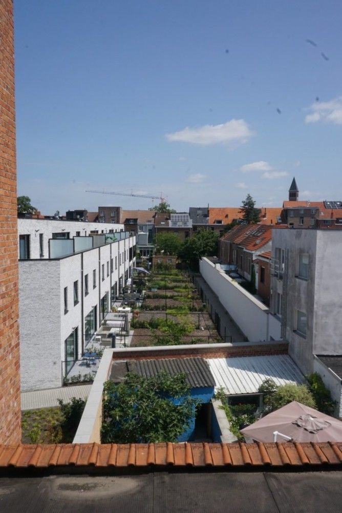 Instapklaar en ruim pand met stadskoer binnen de ring van Leuven foto 5