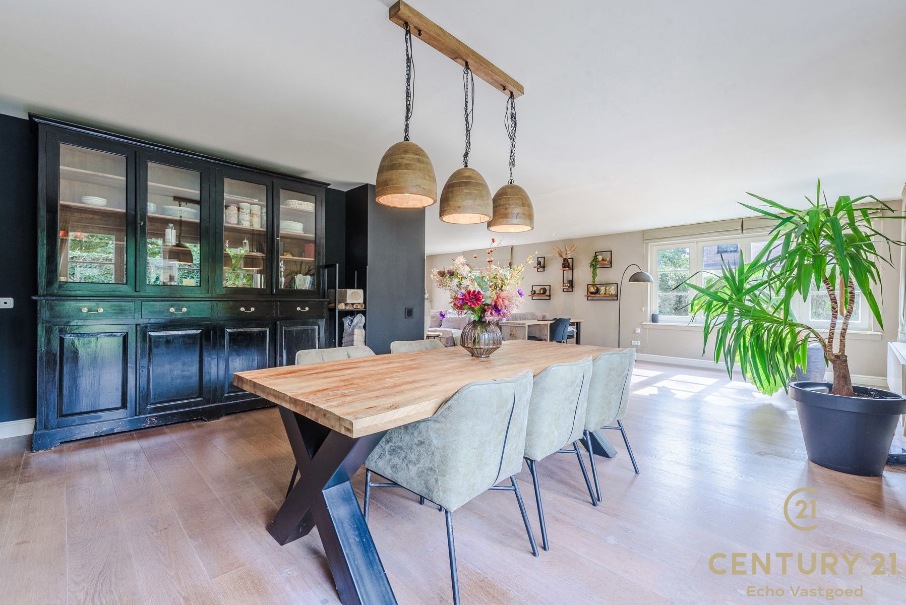 Tijdloze, instapklare villa met 5 slpk en 3 badk op ca1521m² foto 6