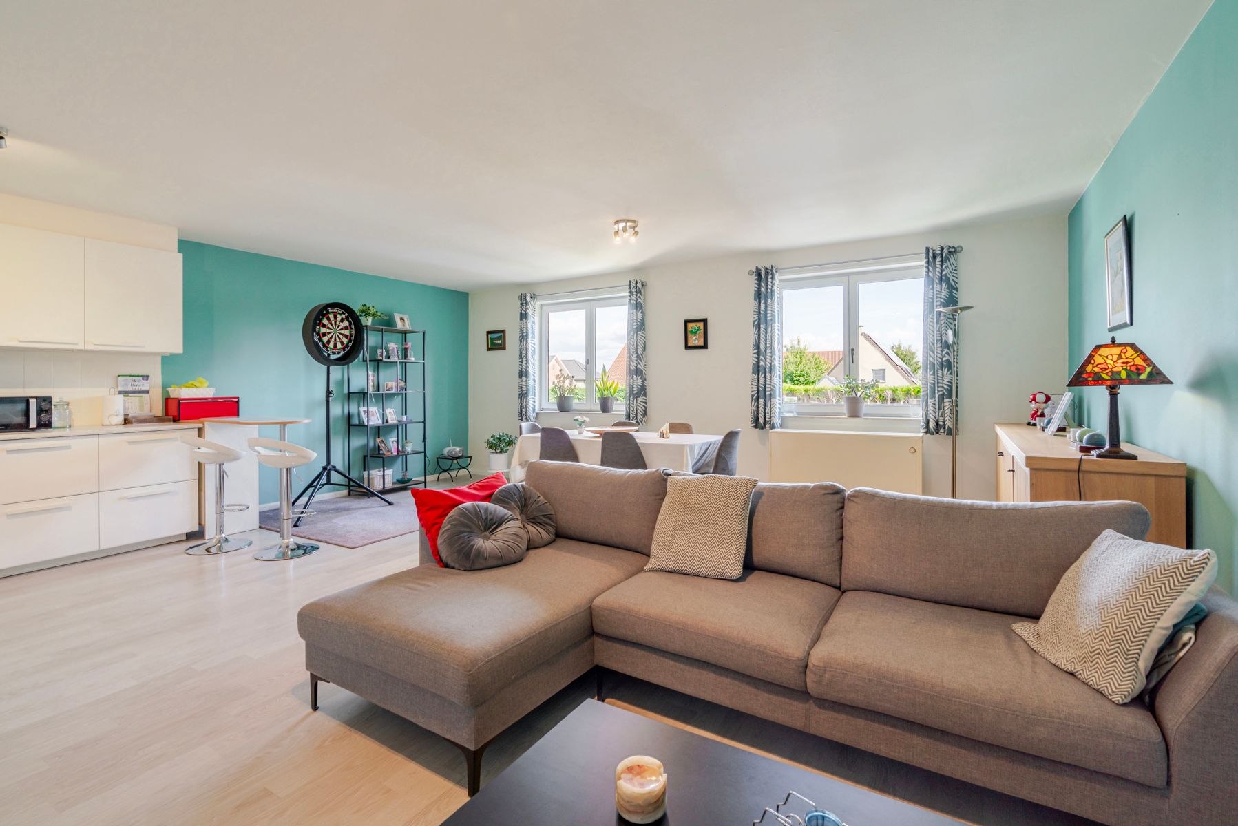 Lichtrijk appartement met twee slaapkamers! foto 2