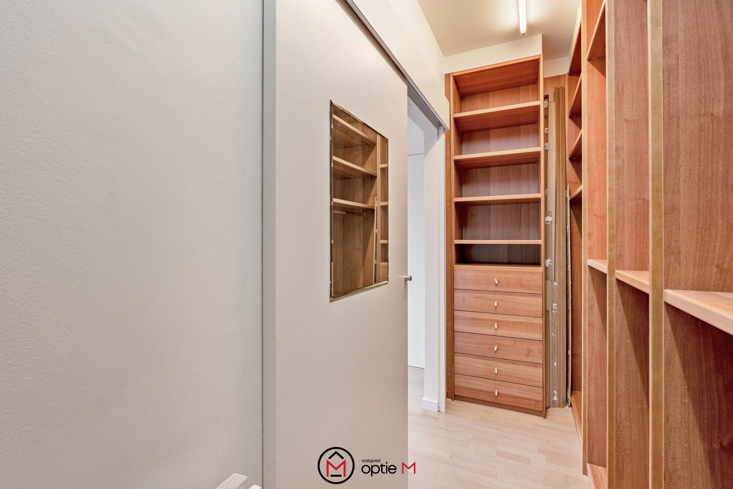 Ruim energiezuinig appartement met uitzicht op Hasselt foto 19