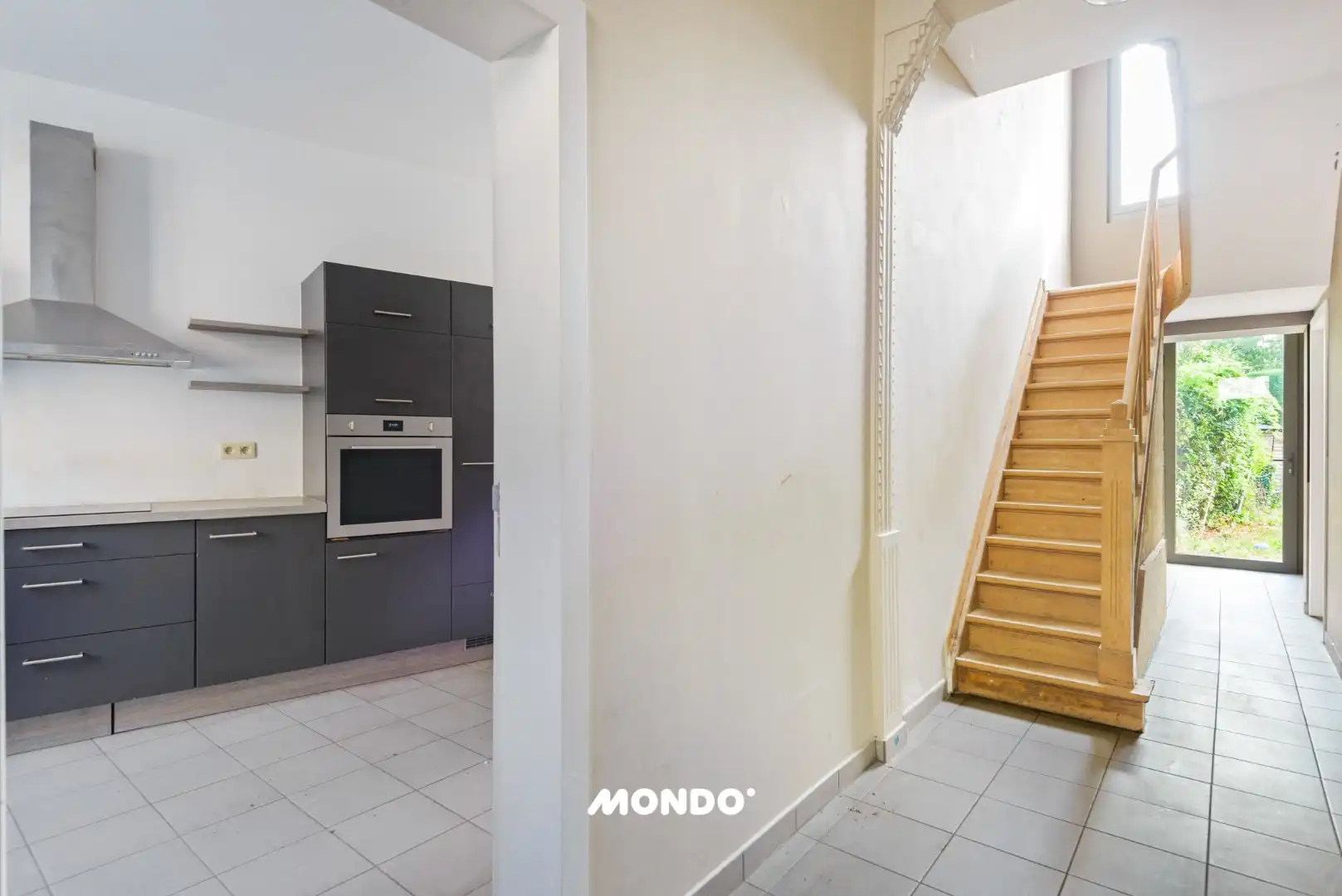 Charmante rijwoning met 4 slaapkamers foto 2