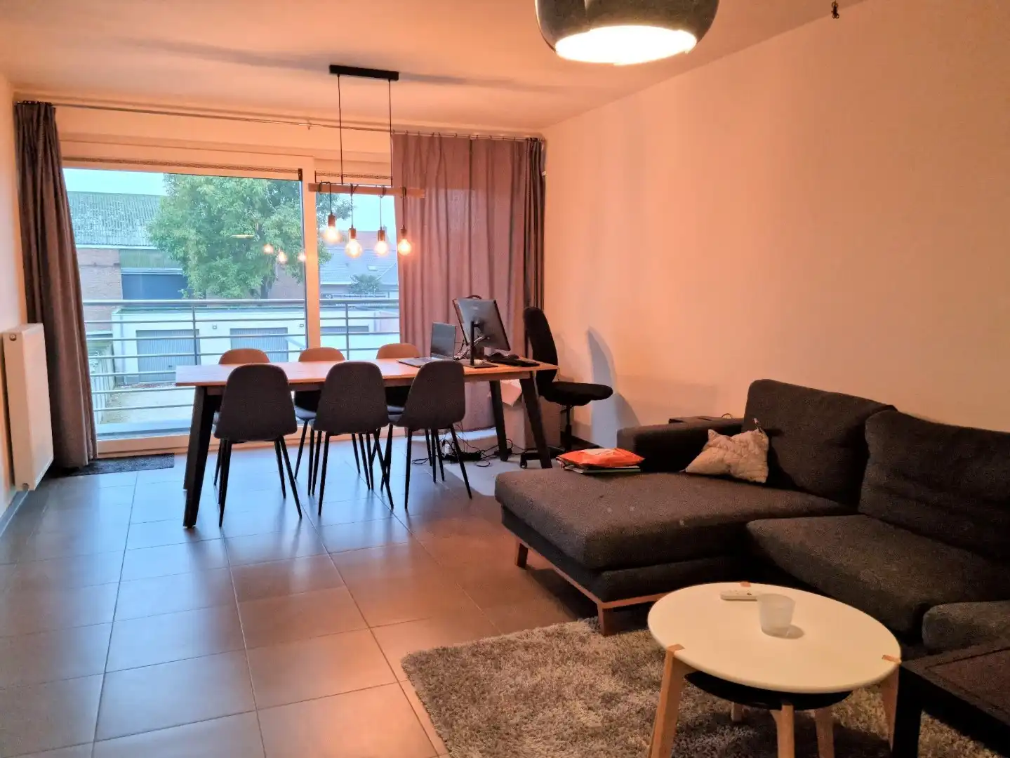 Modern en centraal gelegen appartement te Zulte. foto 2