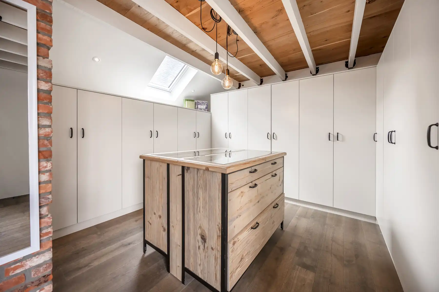 Uniek duplexappartement met terras, garage en ruim magazijn  foto 16