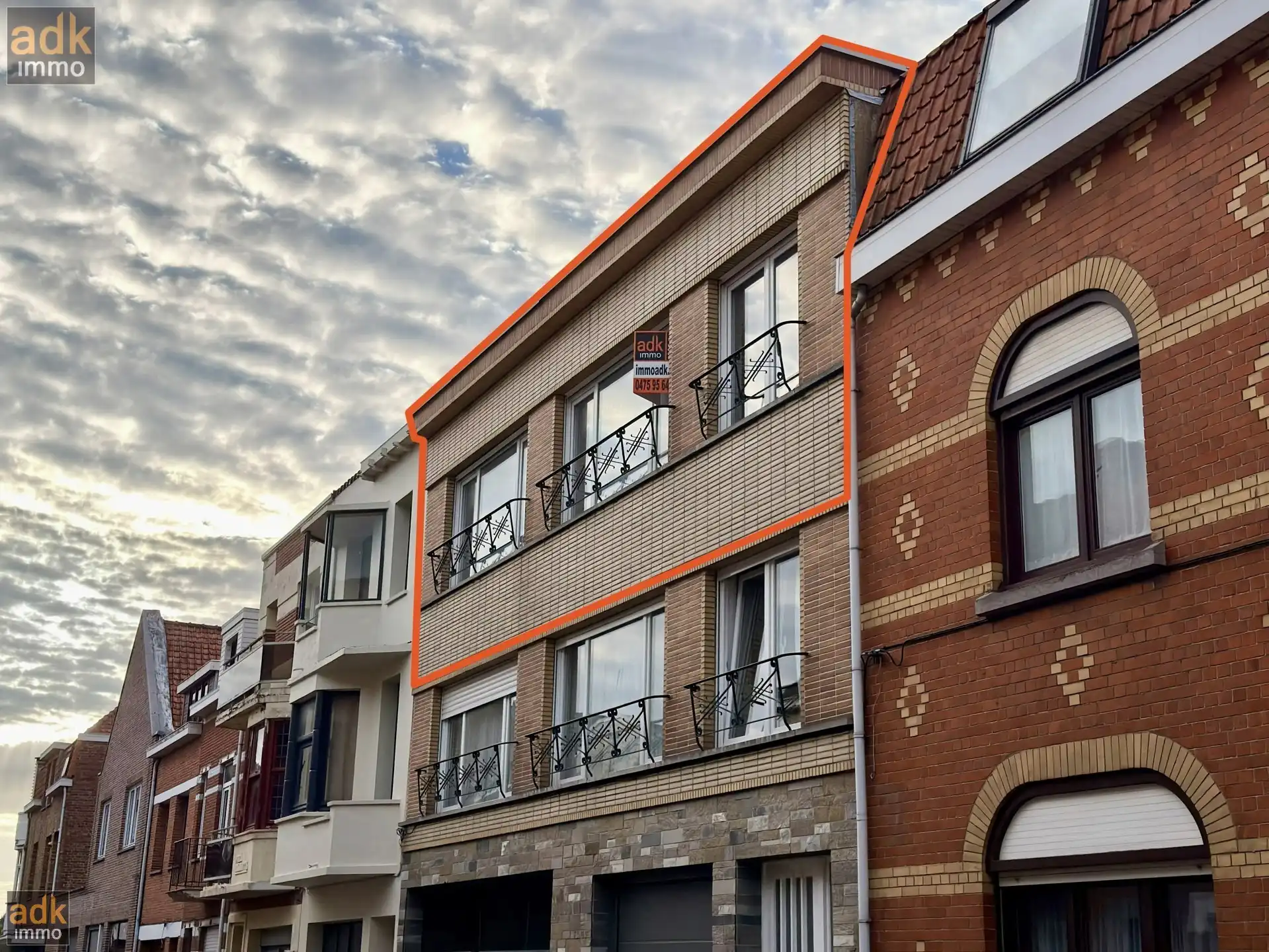 Instapklaar 2-slaapkamerappartement met dubbele GARAGE en berging. foto 2