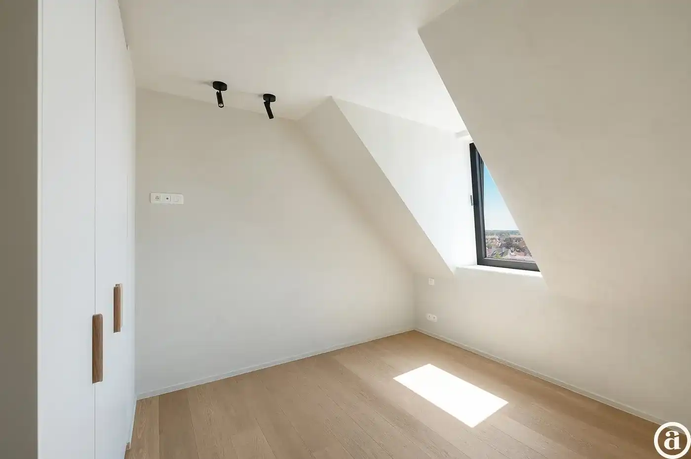 Nieuwbouw duplexappartement met prachtig zijdelings zeezicht foto 17